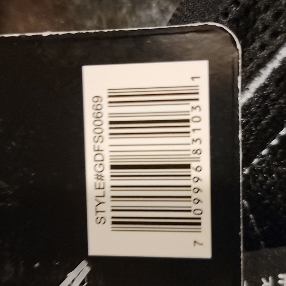 NEW Mesh & silicone grooming glove - Picture 3 of 3